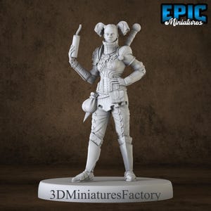 Miniature | Raider Female - Player DnD Miniature for Tabletop Games - Premium dnd Miniature - Dungeons and Dragons