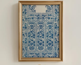 Arte mural imprimible con bordado indio, estampado textil Dacca floral azul, decoración con retrato botánico, Nancy Meyers Aesthetic - Descarga digital