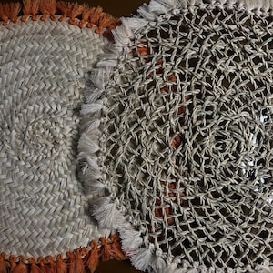 Manteles individuales redondos con borlas, manteles individuales tejidos a mano, manteles individuales redondos de mimbre, manteles individuales redondos de rafia, manteles individuales de algodón, decoración marroquí, manteles individuales de ratán