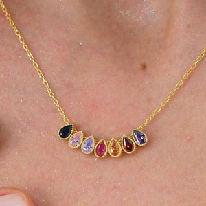 Sterling Silver Birthstone Family Necklace: Personalized Mother&#39;s Gift