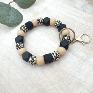 Cheetah print Wristlet Keychain, Wristlet beads for keys, Silicone bead key ring, Keychain for Women ,Mom gift