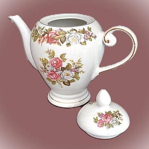 Harmony Rose Floral Chintz Teapot - Carafe