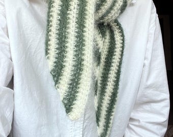Triangle scarf
