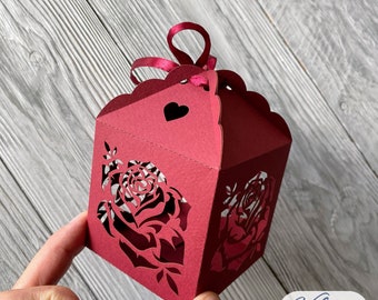 Roses faveur boîte svg cricut modèle numérique, boîte-cadeau coeur fête de mariage, fichiers de découpe pour découpe laser, camée papercut (svg dxf ai cdr pdf)