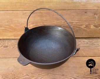 1800s Gate Marked Cast Iron #3 Four-Legged Bean Pot - Excellent Display Piece
