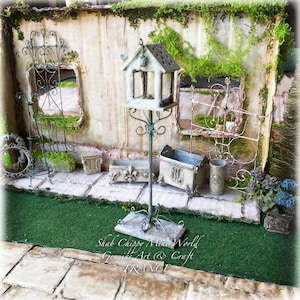 Heatwave - Old miniature house on wrought iron stand, bird feeder - Decorative object - Shabby Chic - Dollhouse 1/12th - OOAK