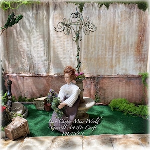 Heatwave - Circular garden bench with wrought iron column and Provence seat - Miniature furniture - Shabby Chic - Dollhouse 1/12th - OOAK