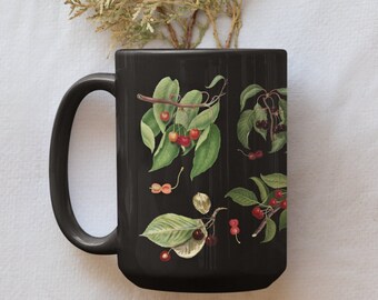 Botanische Kirschfrucht-Keramiktasse, Dark Cottagecore Trinkgefäß für Naturliebhaber, Vintage-inspiriertes Tassengeschenk für Kaffee- und Teeliebhaber