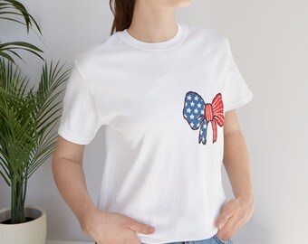 かわいいアメリカ国旗リボン付き独立記念日Tシャツ｜愛国的な独立記念日シャツ