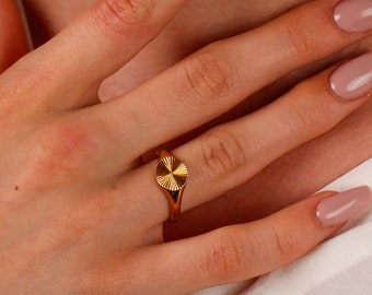 Gold-Siegelring Sonnenschein-Siegelring, minimalistischer Goldring, zierlicher Sunburst-Ring, minimalistischer Statement-Ring, Geschenk für Sie