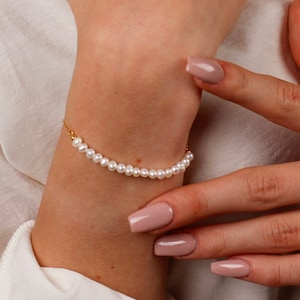 Minimalist Pearl Bracelet Dainty Pearl Strand Bracelet, Gold Pearl Bracelet, Bridal Bracelet With Pearls, Pearl Row Bracelet