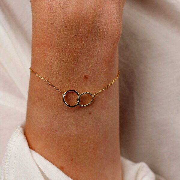 Bracelet cercles entrelacés, bracelet double cercle, bracelet karma en or, bracelet symbole de l'infini, bracelet en or minimaliste, cadeau pour elle