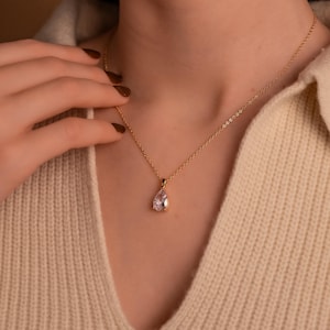 Teardrop Diamond Necklace, Diamond Droplet Pendant, Diamond Solitaire Necklace, Crystal Pendant, Diamond Necklace, Pear Diamond Pendant