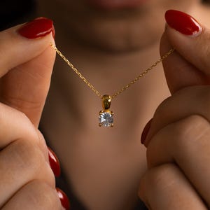 Solitaire Diamond Necklace, Round Diamond Necklace, Delicate Gold Necklace, Minimalist Crystal Necklace, 18k Gold Diamond Necklace