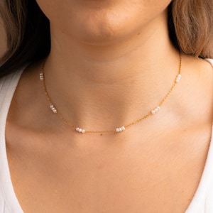 Pearl Station Necklace, Pearl Beaded Chain Necklace, Gold Pearl Necklace, Dainty Pearl Necklace, Pearl Jewelry, Minimalist Necklace