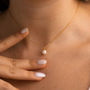 Dainty Pearl Necklace, Minimalist Pearl Pendant Necklace, Simple Pearl Necklace, Gold Necklace, Pearl Jewelry, Bridal Necklace, Gift for Her