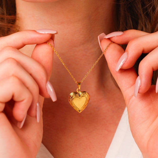 Heart Locket Necklace, Vintage Locket Necklace, Gold Heart Locket Pendant Necklace, Photo Locket Necklace, Gift For Her, Gift For Mom