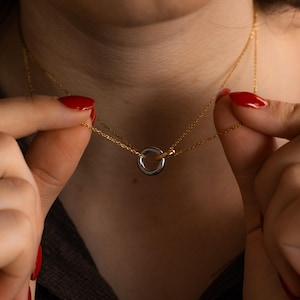 Interlocking Circles Necklace, Mixed Metal Necklace, Two Tone Necklace, Gold and Silver Necklace, Connected Necklace, Friendship Necklace