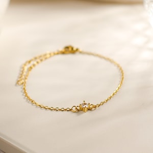 Solitaire Diamond Bracelet Single Diamond Bracelet, Dainty Diamond Solitaire Bracelet, Minimalist Bracelet, Bridesmaids Gifts