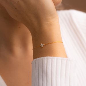 Diamond Flower Bracelet, Tiny Flower Bracelet, Clover Diamond Bracelet, Dainty Gemstone Bracelet, Bridesmaids Gifts, Gift For Her