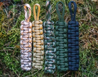 Mad Max Style Survival Paracord sleutelhanger | Duurzaam en stijlvol | Bushcraft | Wandel- en kampeeruitrusting | Cadeau voor hem | Noodsnoer | Doe-het-zelf