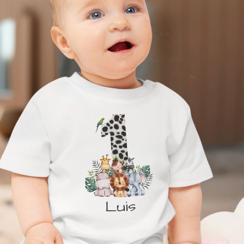 Geburtstag Baby Dschungeltiere T Shirt personalisiert Geburtstagkind personalisierbares Tshirt Dschungel Löwe Elefant mit Name White