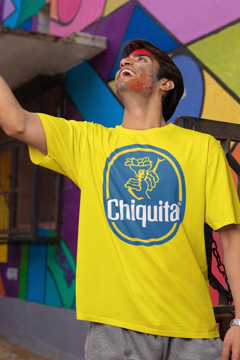Chiquita Banana Vintage T Shirt Tropisches Flair mit Stil Perfekt für Sommer und Freizeit Retro Geschenk Shirt Funny Vintage tshirt vegan Bild 2