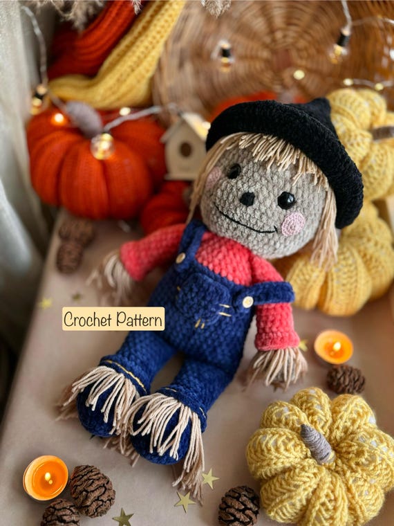 Scarecrow Crochet Pattern, Cute Scarecrow Amigurumi, Halloween Scarecrow pattern, Easy Halloween pattern, PDF English