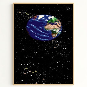8 Bit Kunstdruck - Retro Pixelartige Erde im Weltraum Kunstwerk, Perfekt für Gaming Raum Dekoration, Einzigartiges Geschenk für Videospiel Liebhaber NL3453
