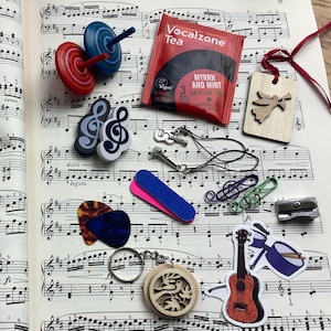 Choir / Music themed Christmas cracker fillers (6 or 12)