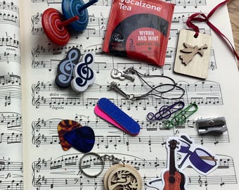 Choir / Music themed Christmas cracker fillers (6 or 12)
