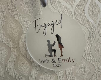 DPKOW Décoration De Noël 2025 « Our First Christmas As Mr & Mrs » - Cadeau De 1er Noël - Cadeau De Mariage - Décoration D'arbre De Mariage - Souvenir - Ornement