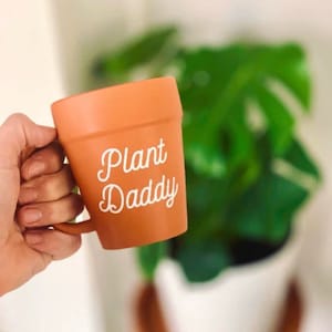 Plant Daddy Cursive Terra-cotta Lookalike Mok, Koffiemok, Planten, Vetplanten, Plantenbakken, Plant Dad, Plant Lover Gifts, Verjaardag, Valentijnsdag