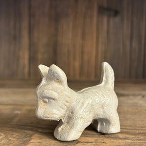 Primitive Style Cast Iron White Scottish Scottie Terrier Dog Miniature Figurine 30384