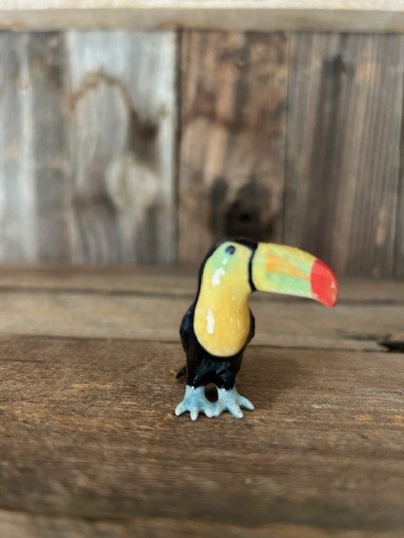手描きのミニチュア磁器製オオハシ鳥 28527 - Etsy 日本