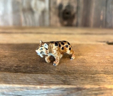 レビュー高評価の商品!の商品をすべて Miniature Hand-painted Porcelain Tiger Tooth Saber/sabre ライト・ランタン