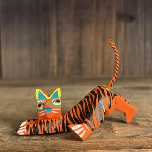 Whimsical Miniature Vintage Oaxacan Alebrije Carved Wooden Cat 30832