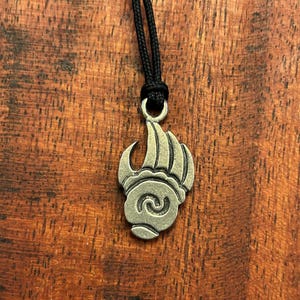 Kleiner Unisex-Zinn-Halskettenanhänger der indianisch inspirierten Bärenpfote 30904