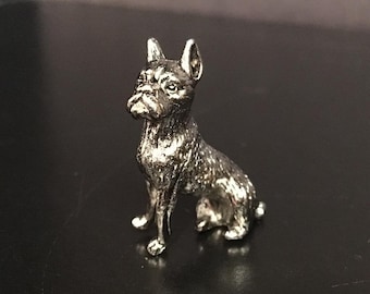 Figura de perro bóxer de peltre fundido para casa de muñecas, diorama y tablero de juego 31146
