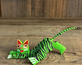 3.9インチ アントニオ・ディアス オアハカ 木彫り 猫 アレブリヘ 置物