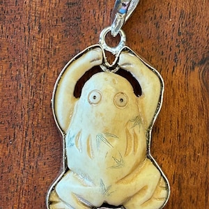 Vintage Hand-Carved Bone and Sterling Silver Pendant of a Frog 30325
