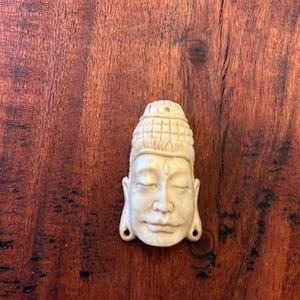 Vintage Carved Antler Pendant Bead Focal Fetish of Buddha’s Face 30187