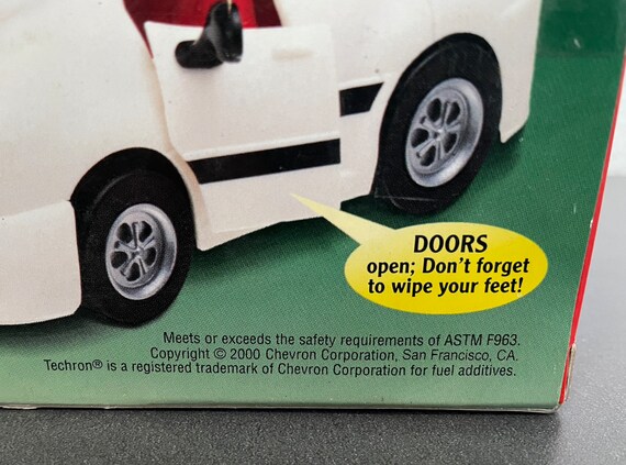 2000 the Chevron Cars | Sam Sedan | Techron | Collectible | Yellow
