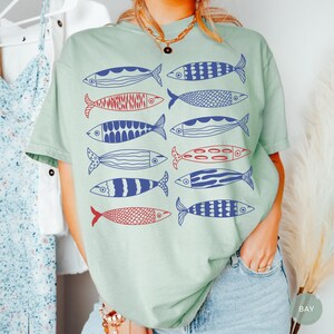 Sardinen Fisch aus der Dose Shirt, Les Sardinen Tshirt, Küsten Enkelin Ozean inspiriert, Tomaten Mädchen Sommer Ästhetik Shirt, Dose Seafood Top Bild 7