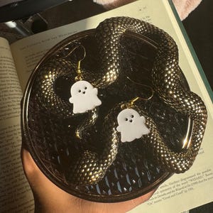 Ghost earrings, Halloween earrings, spooky earrings, cute ghost earrings, holiday earrings, dangle earrings, Halloween jewelry