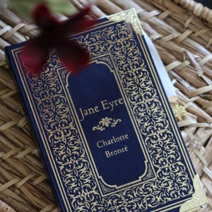 Encargue una edición especial personalizada o reencuaderne su libro favorito.