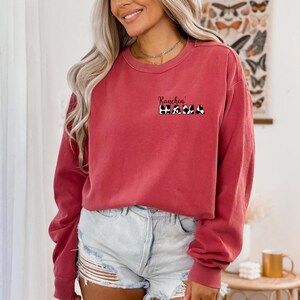 Kuhabdruck Ranchin &#39;Mama Stickerei Rundhalsausschnitt | Mama Sweatshirt | Kuhabdruck Mama Sweatshirt | Western Mama Sweatshirt | Mama | Mama Rundhalsausschnitt