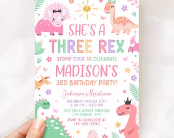 Dinosaurus verjaardagskaart, uitnodiging voor een jarig meisje met drie Rexen, pastelkleurige dinosaurus feestuitnodiging sjabloon BN013