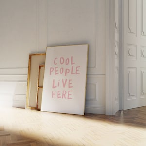 COOL PPL | Estetyczny plakat do salonu | Uroczy wydruk do salonu | Fajny, modny wydruk | Różowa sztuka | Cyfrowy | Nowoczesna sztuka ścienna do mieszkania