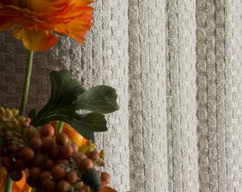 Gebroken wit gordijn met structuur: zilveren details, elegante raamgordijnen